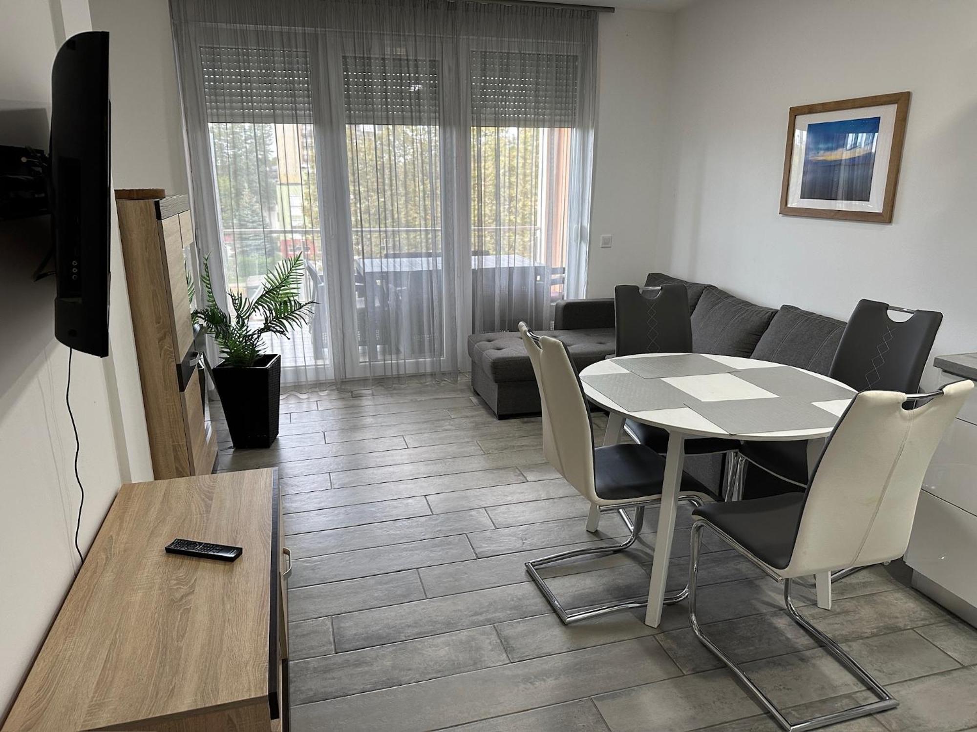 Mifi Apartman Balatonlelle Εξωτερικό φωτογραφία