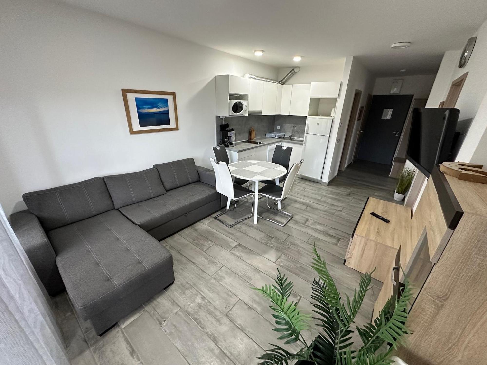 Mifi Apartman Balatonlelle Εξωτερικό φωτογραφία
